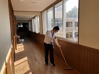 廊下のお掃除